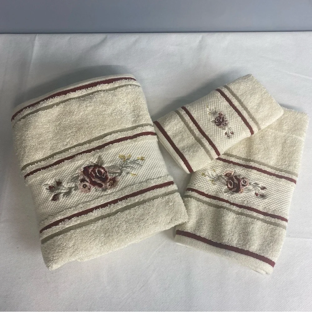 Vtg Waverly Garden Rm Towel set 1 bath 46x25.5 1 hand 24.5x15 & 1 Finger 17x10.5